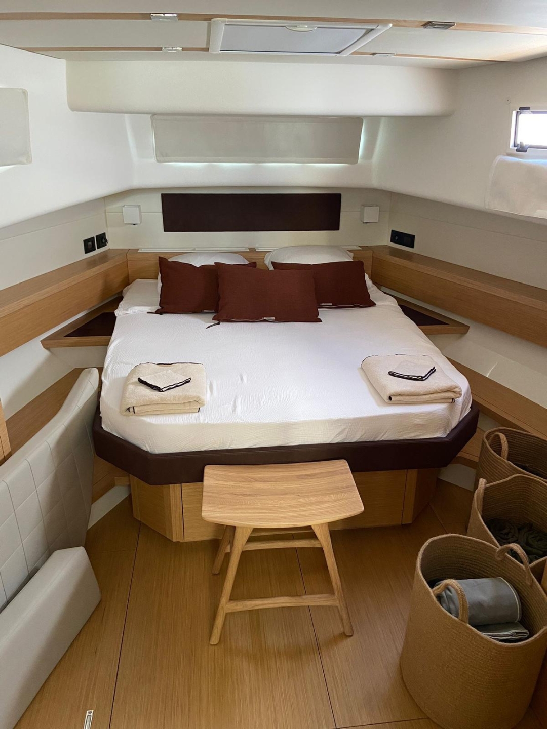 Picture 10 of announcement 681