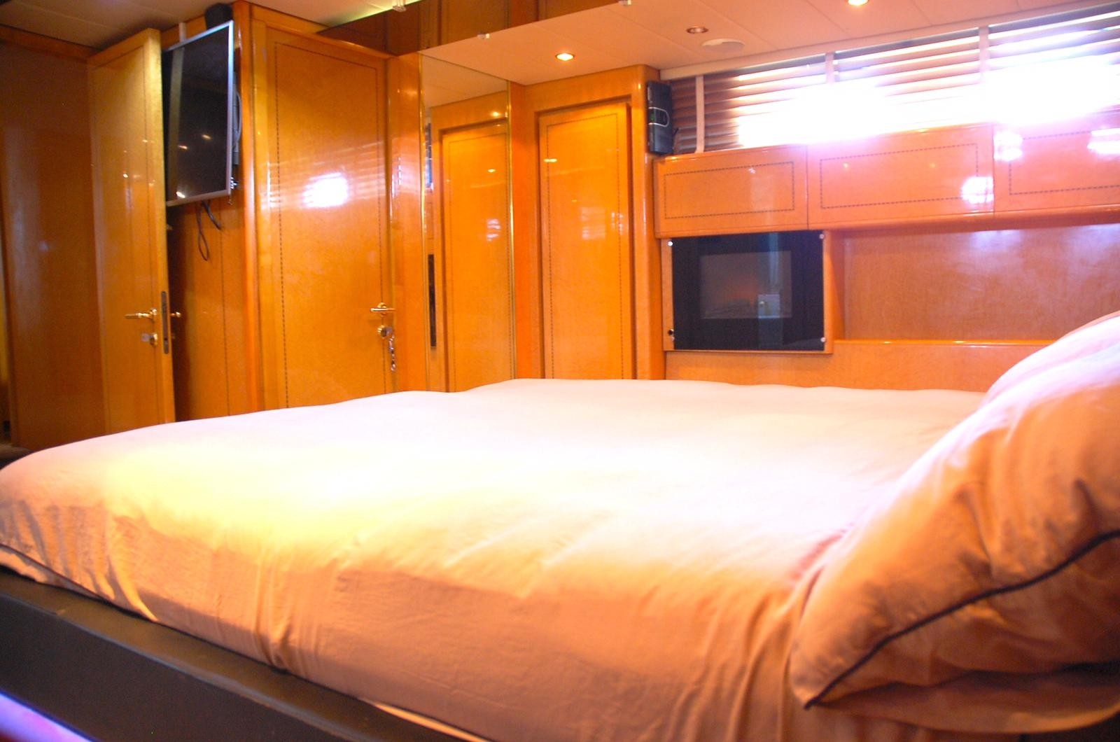 Picture 11 of announcement 915