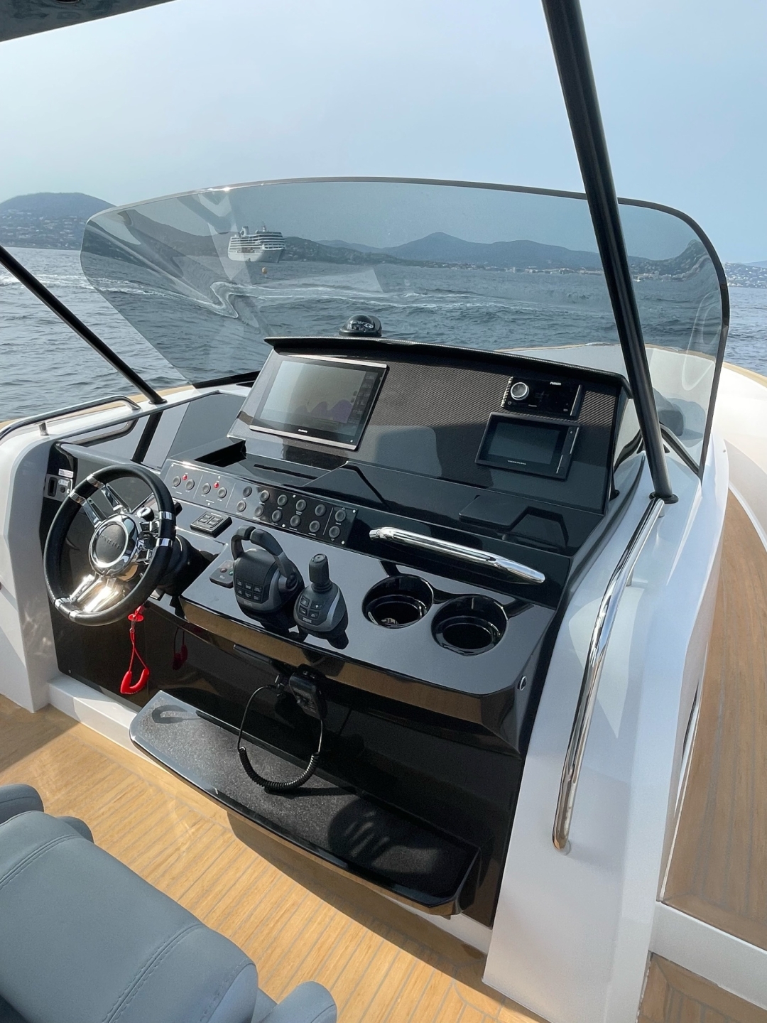 Picture 19 of announcement 1097