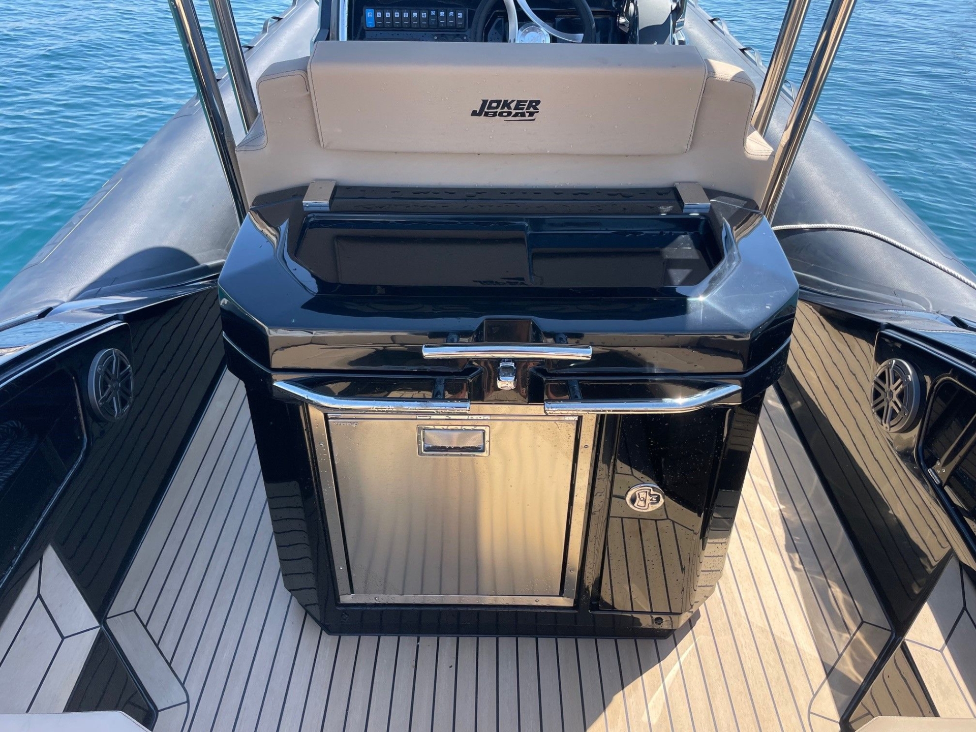 Picture 3 of announcement 1830