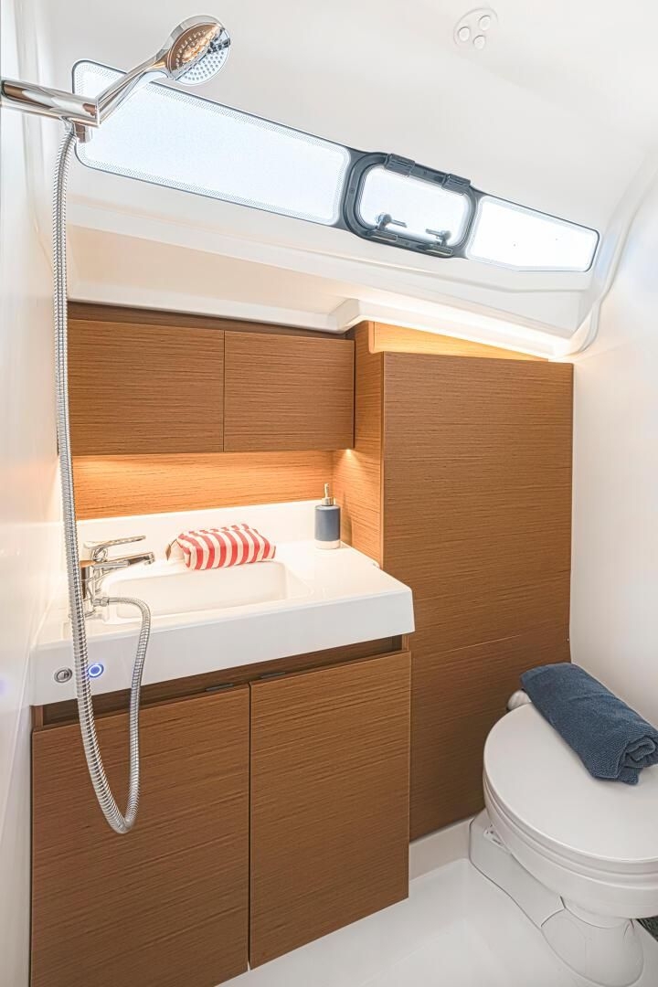 Picture 6 of announcement 2704