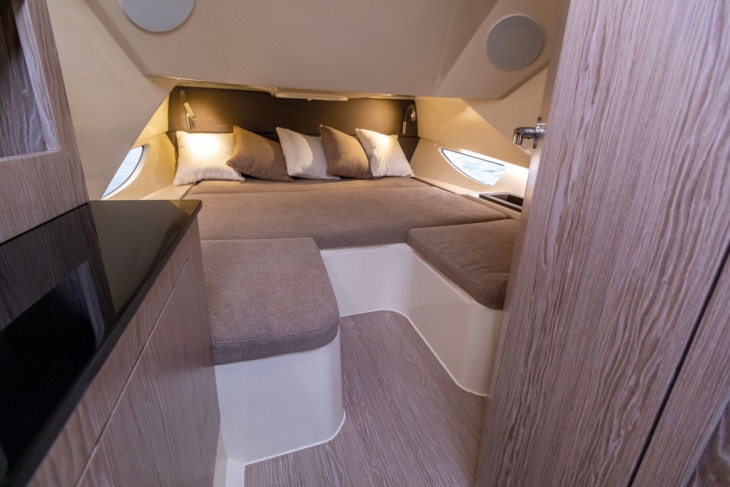 Picture 11 of announcement 2865