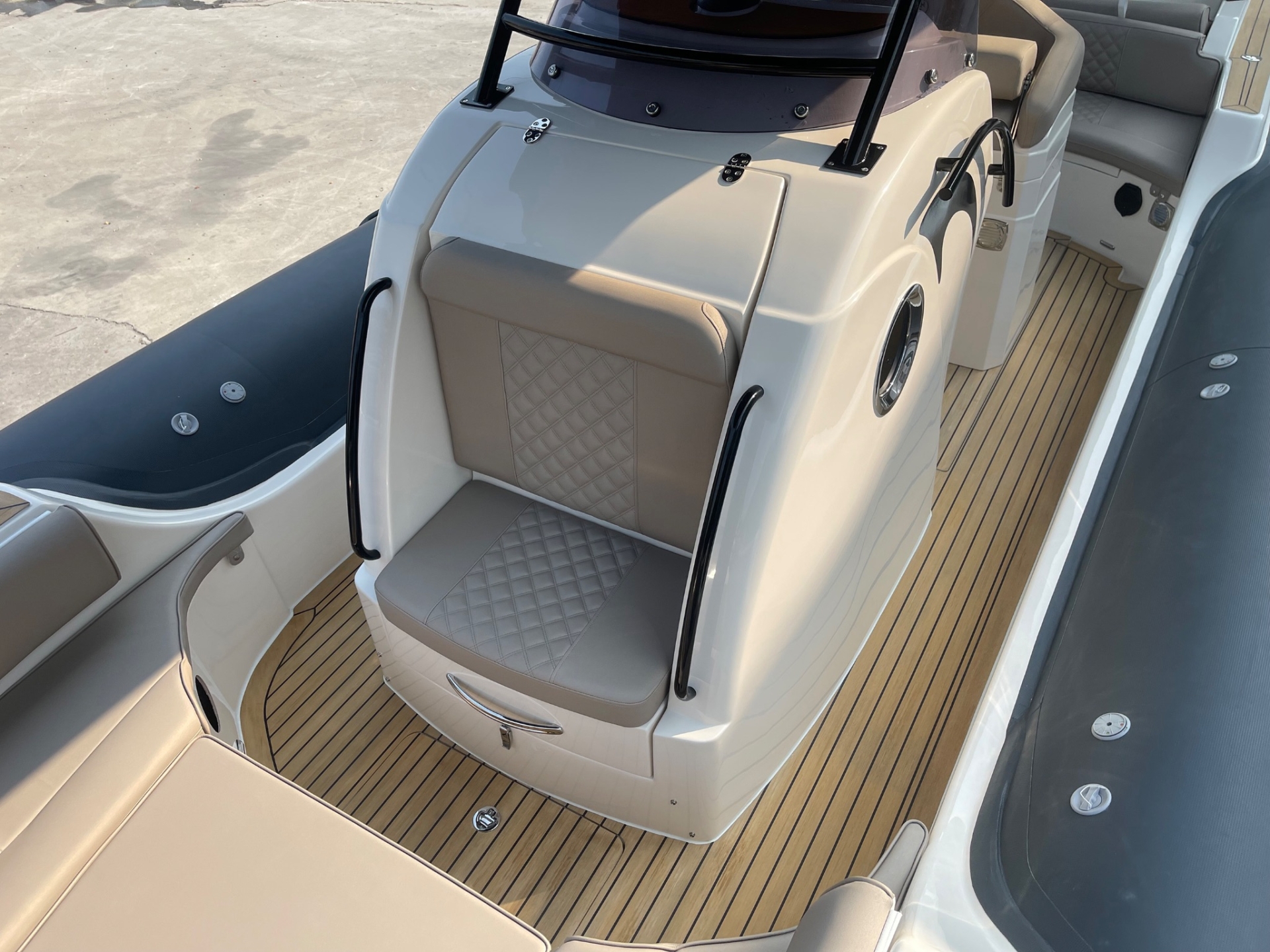 Picture 18 of announcement 3296