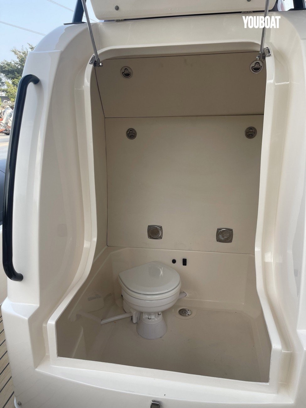 Picture 9 of announcement 3306