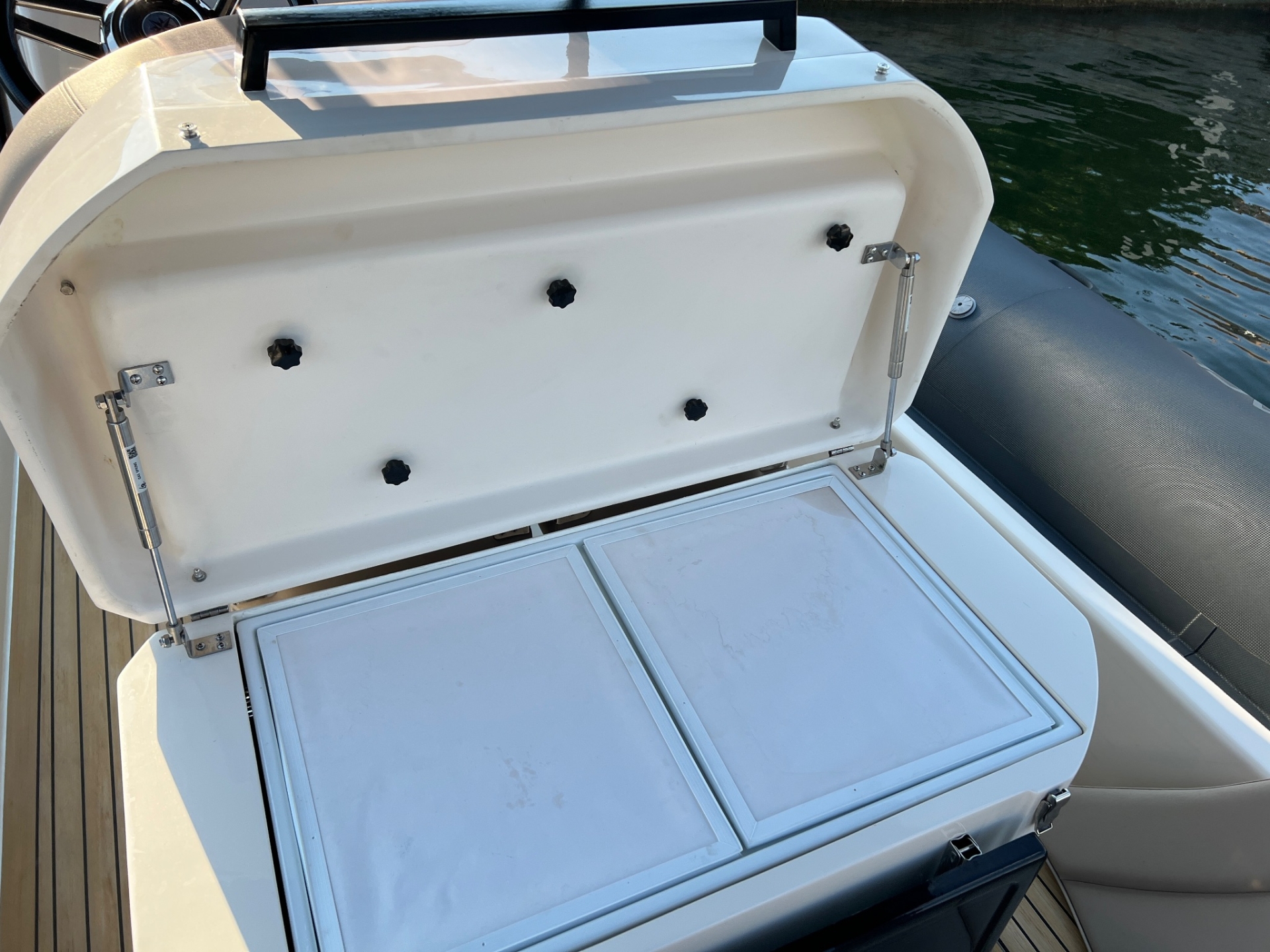 Picture 16 of announcement 3380