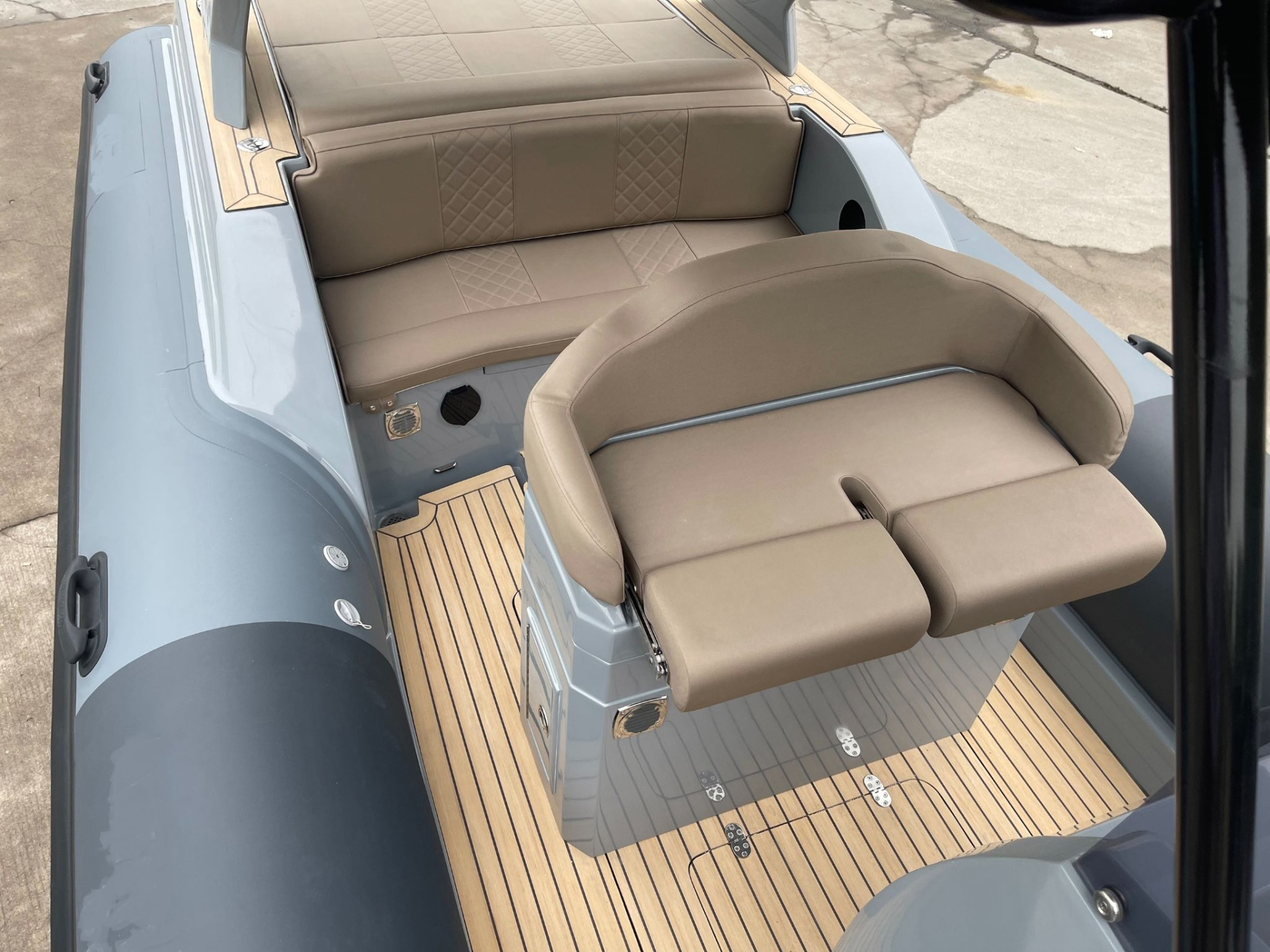 Picture 8 of announcement 3400