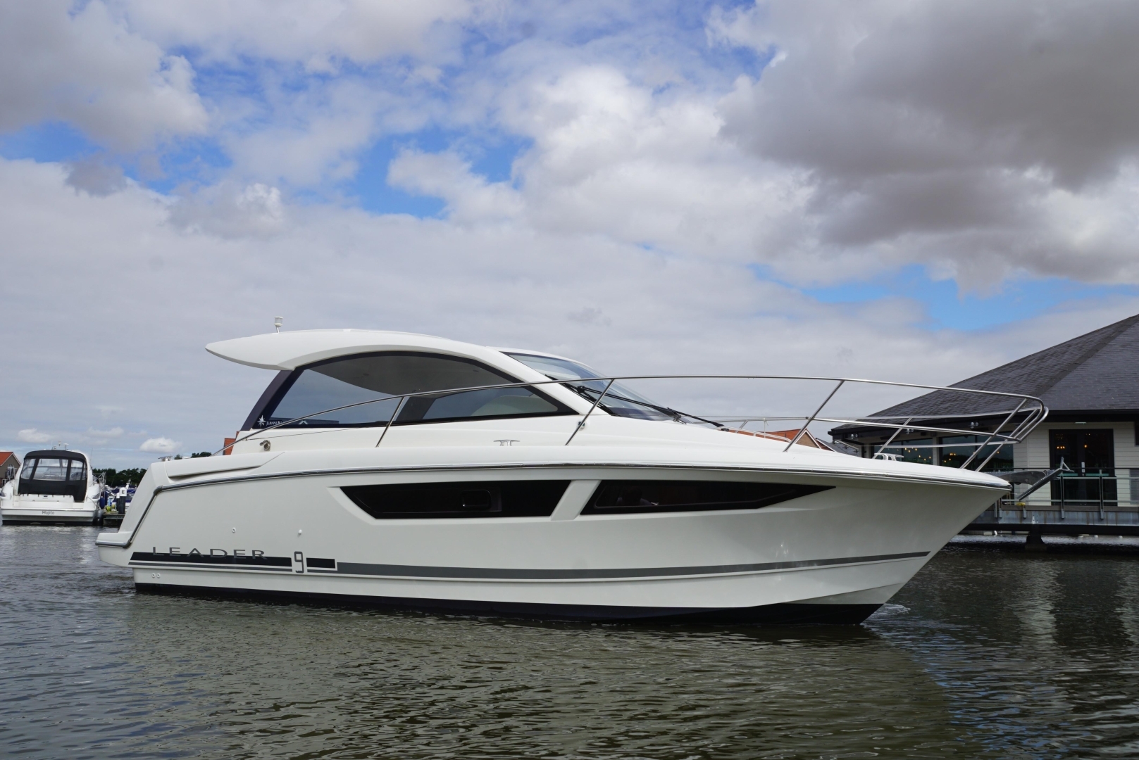 main picture announcement