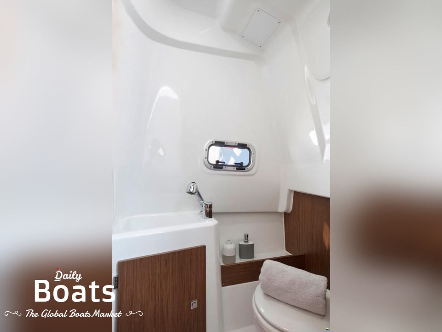 Picture 11 of announcement 3935