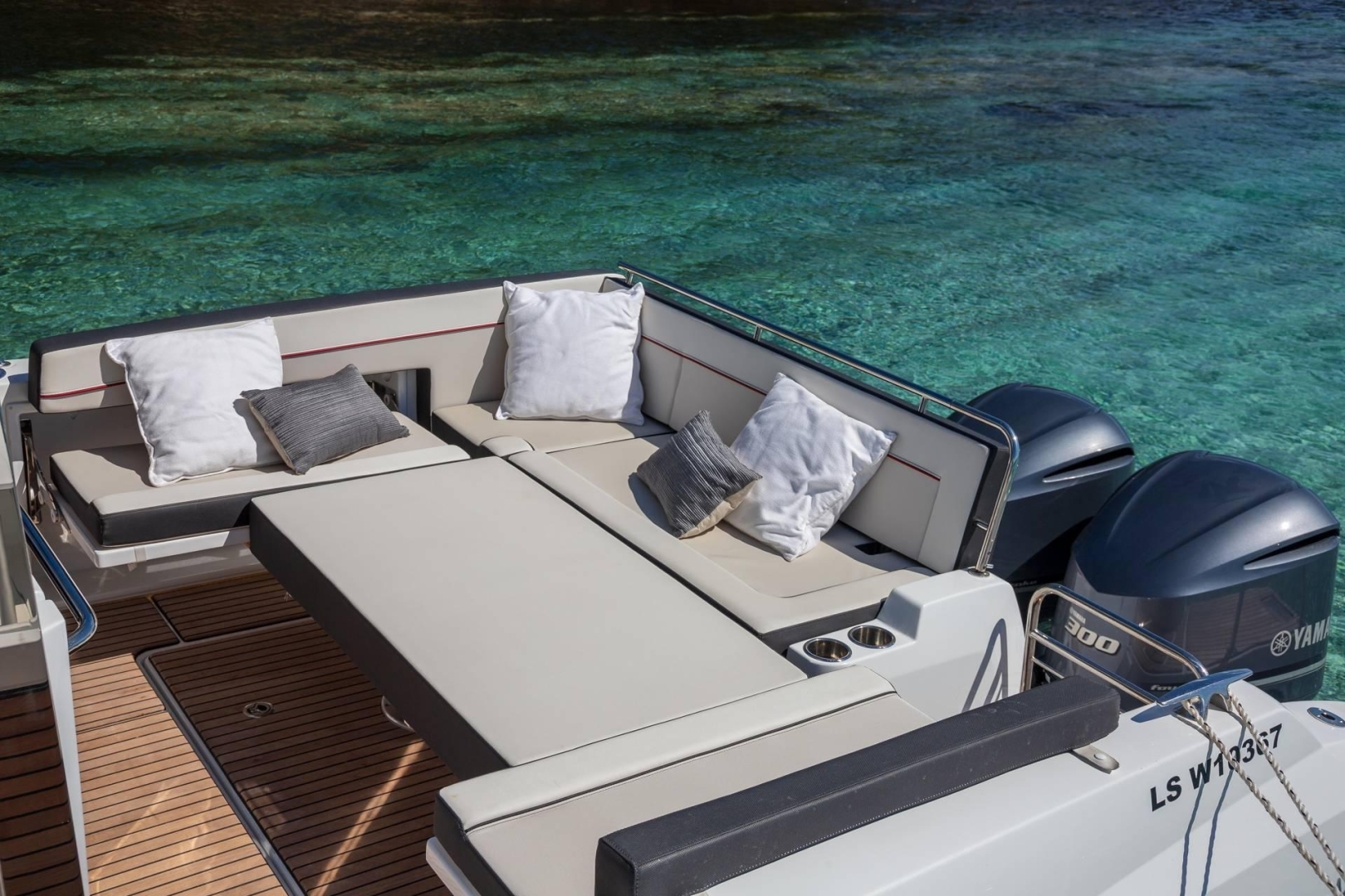 Picture 10 of announcement 3952