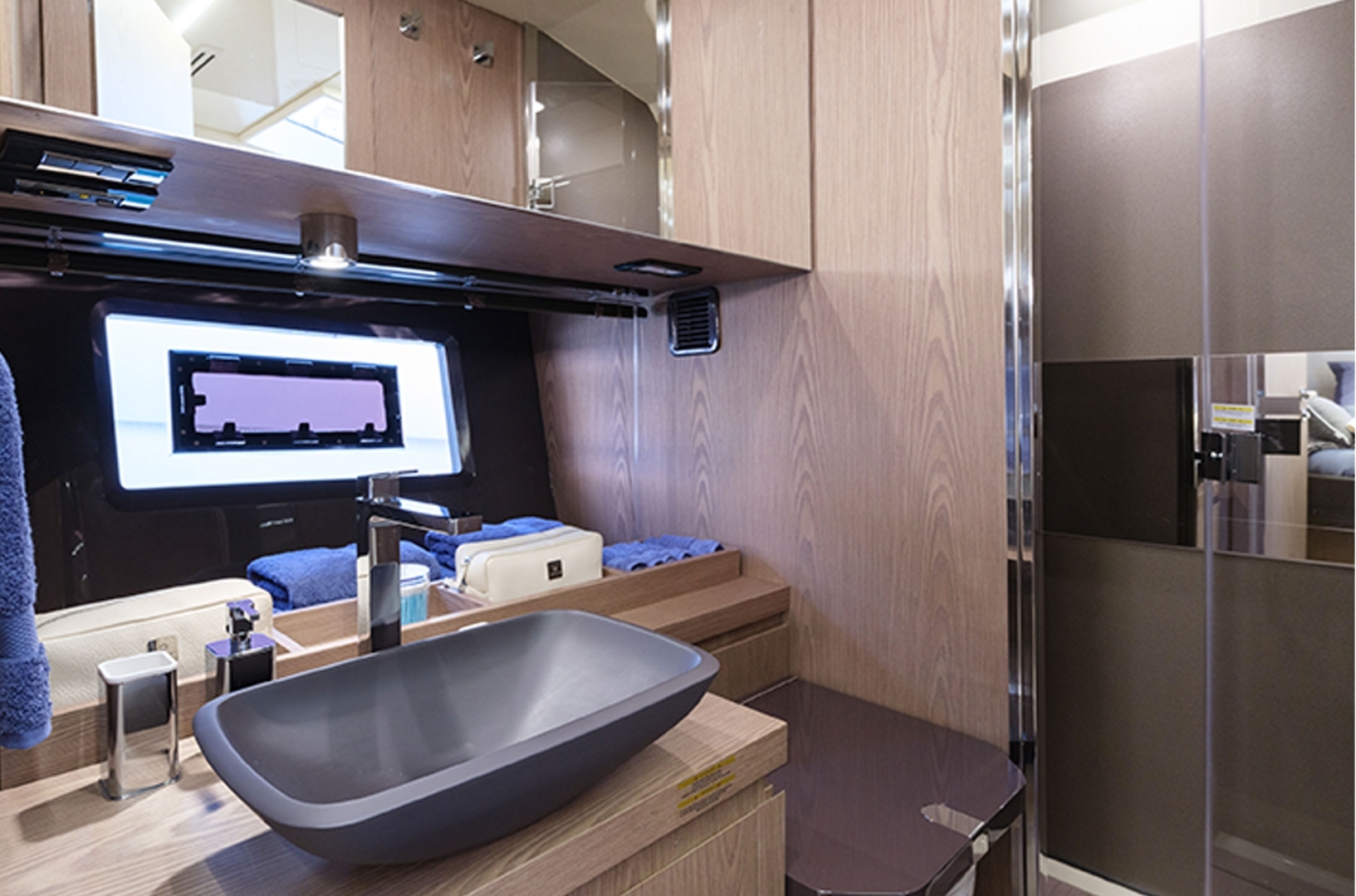 Picture 9 of announcement 4970