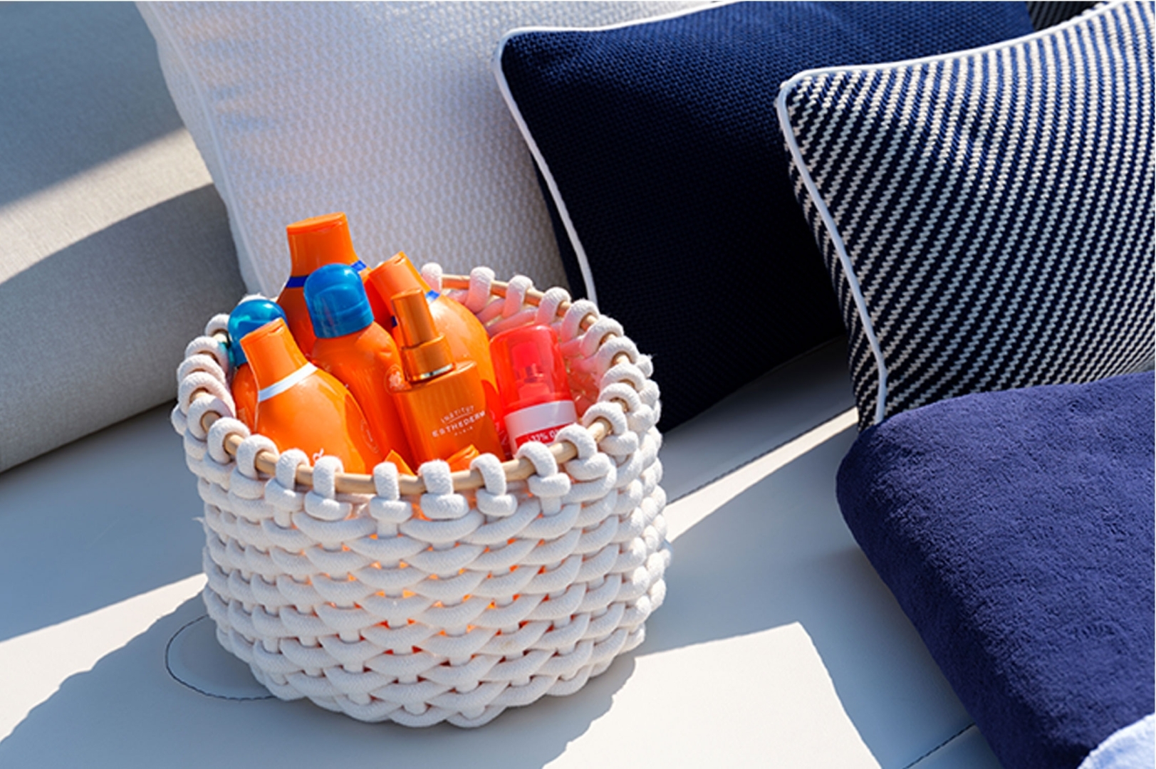 Picture 16 of announcement 4977