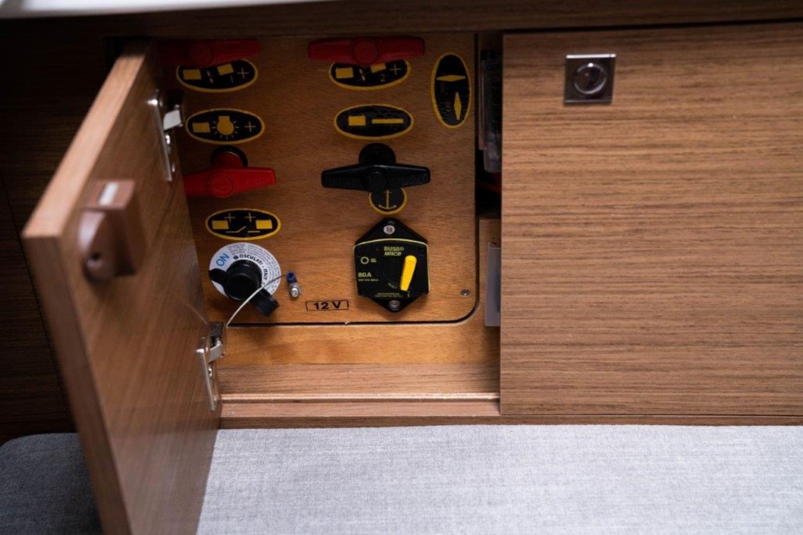 Picture 16 of announcement 6387