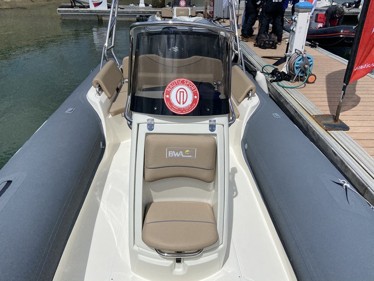 Picture 4 of announcement 6707