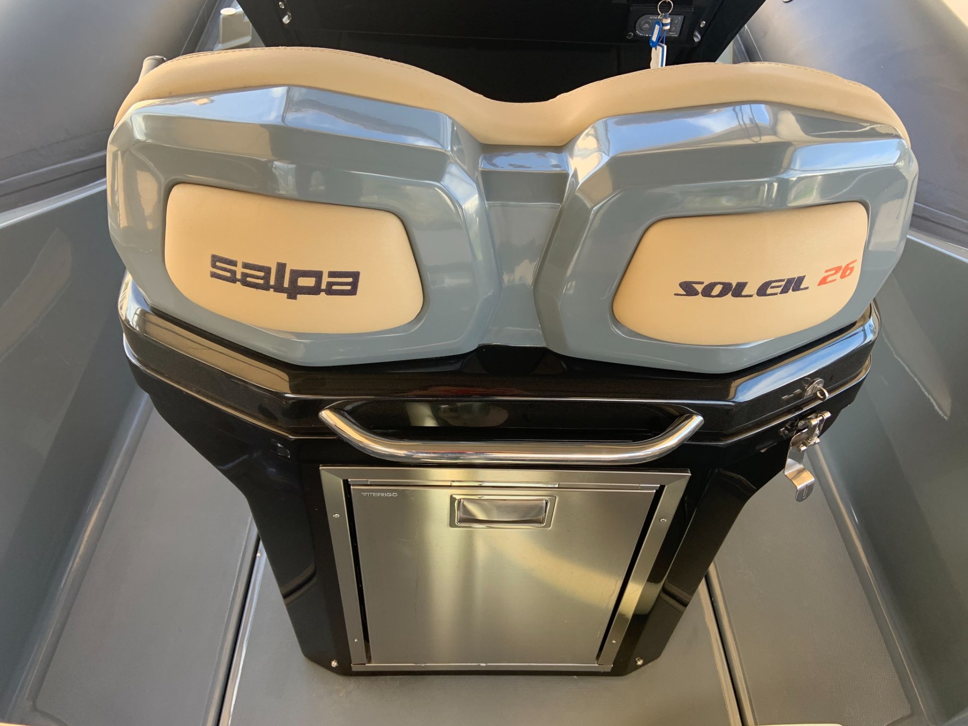 Picture 8 of announcement 7077