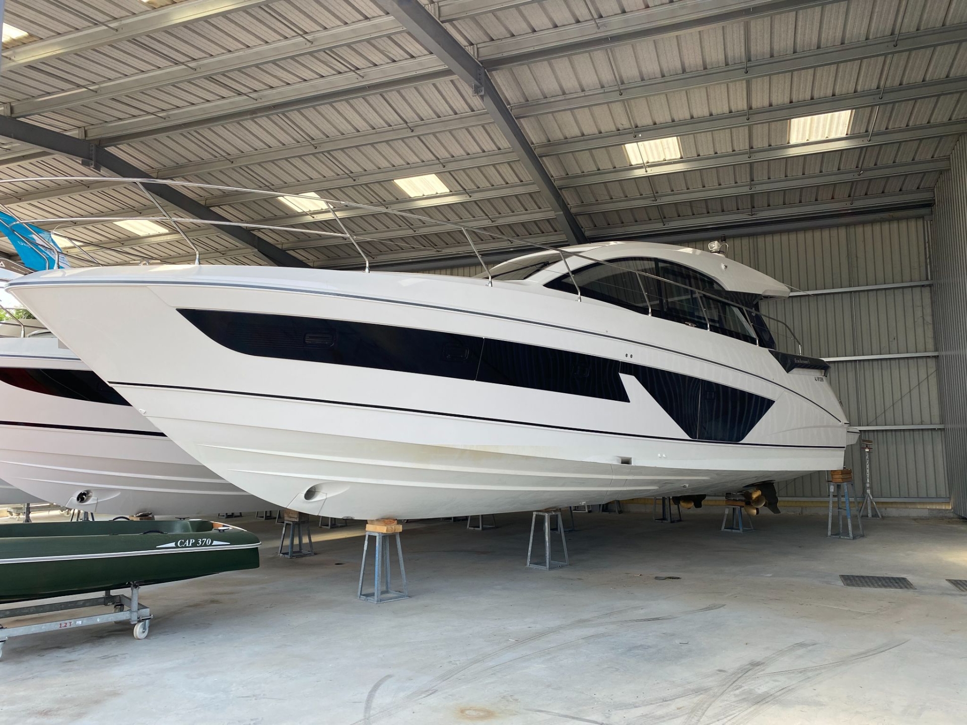 main picture announcement