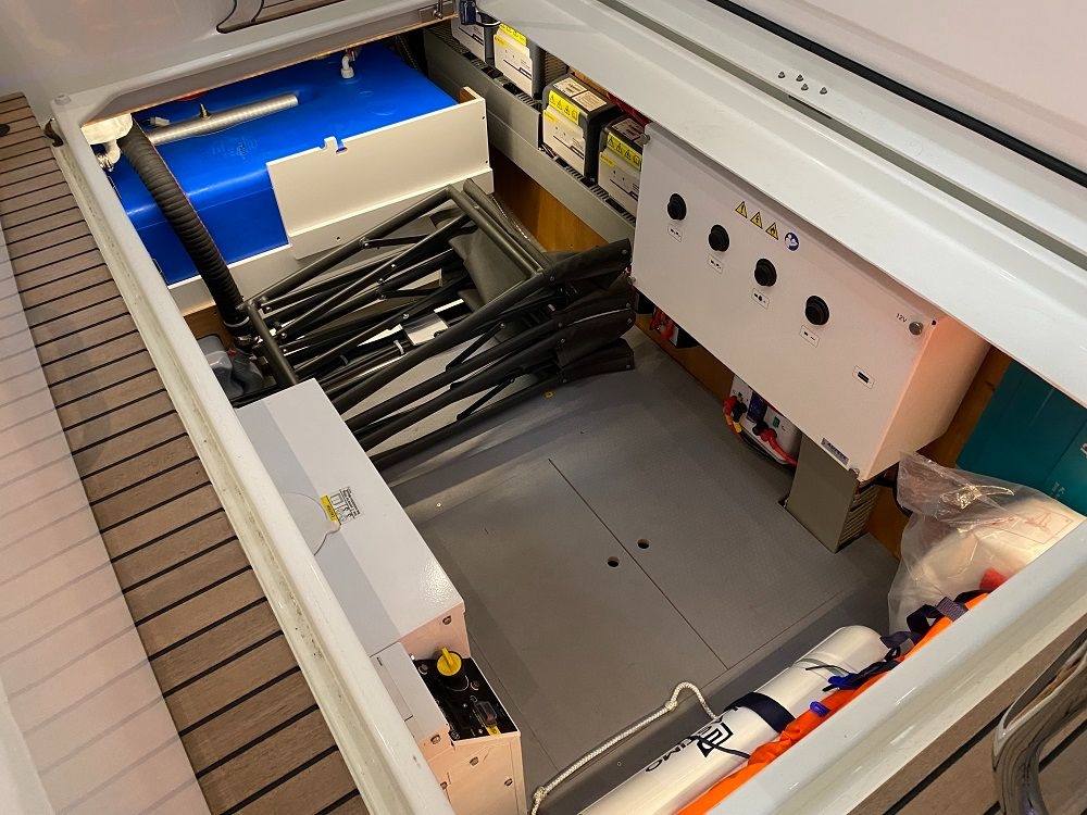 Picture 22 of announcement 8133