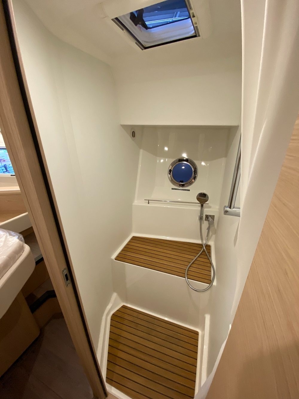 Picture 11 of announcement 8134