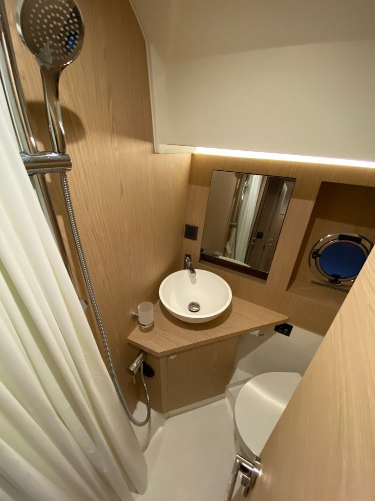 Picture 13 of announcement 8136