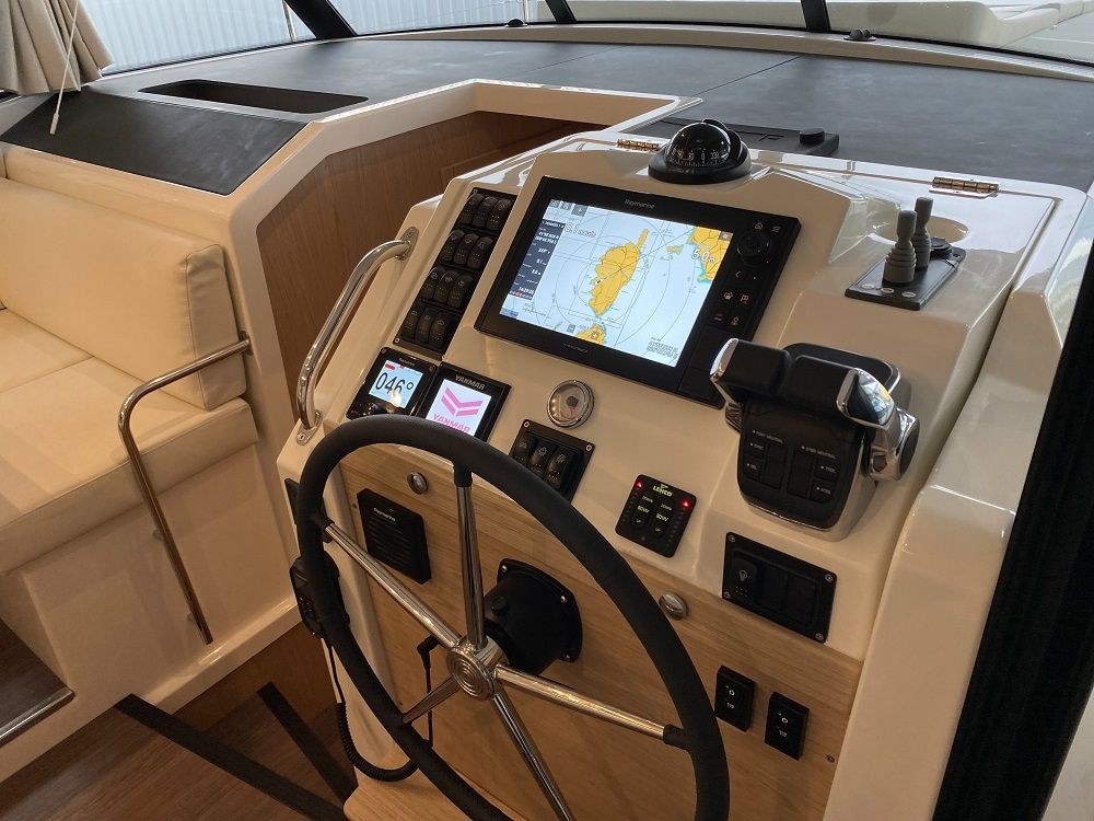 Picture 19 of announcement 8142