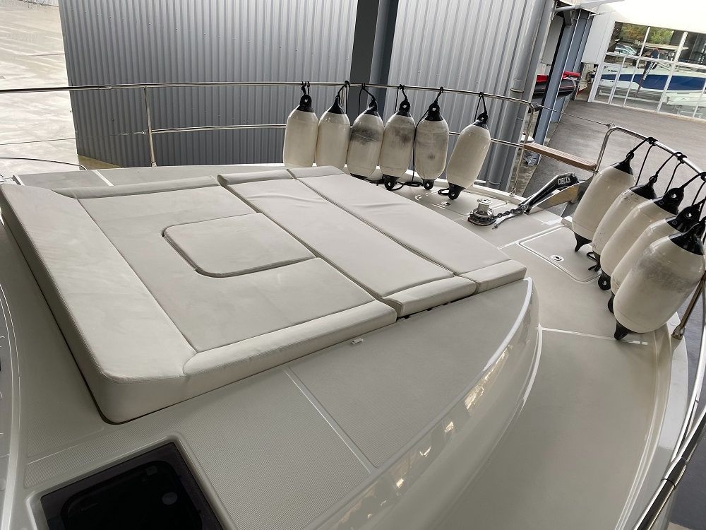 Picture 32 of announcement 8156