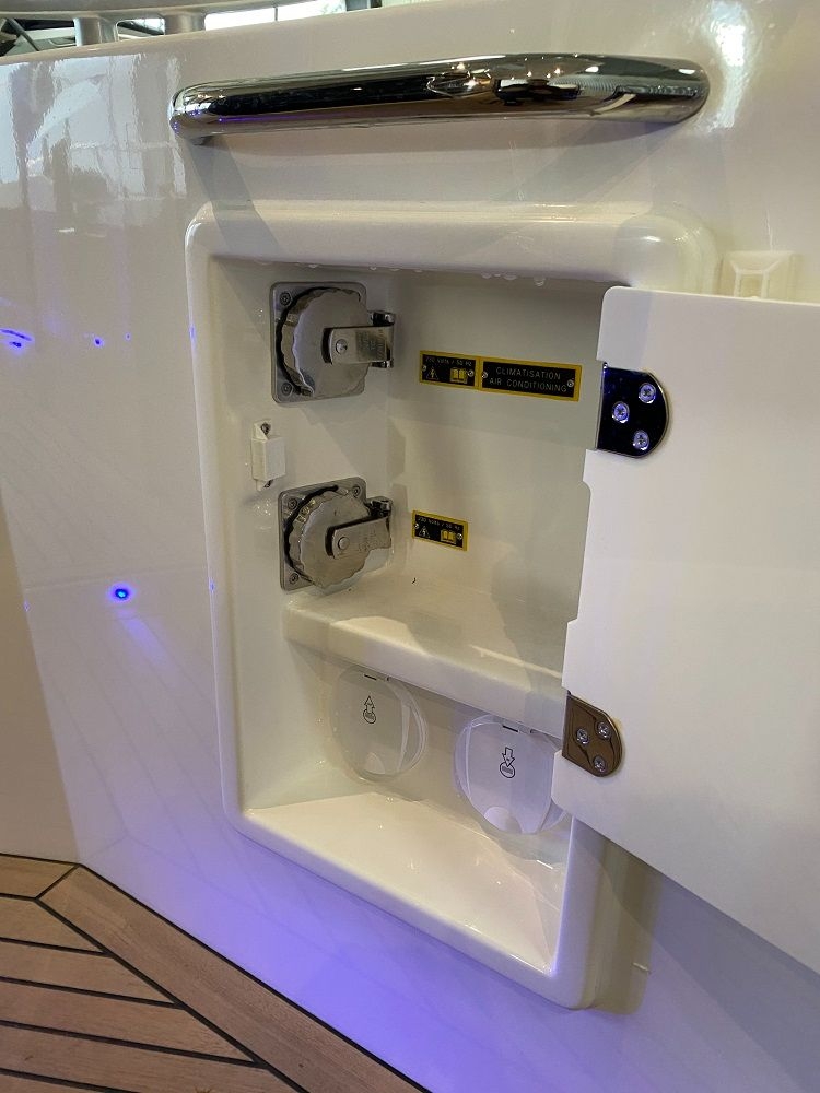 Picture 37 of announcement 8161