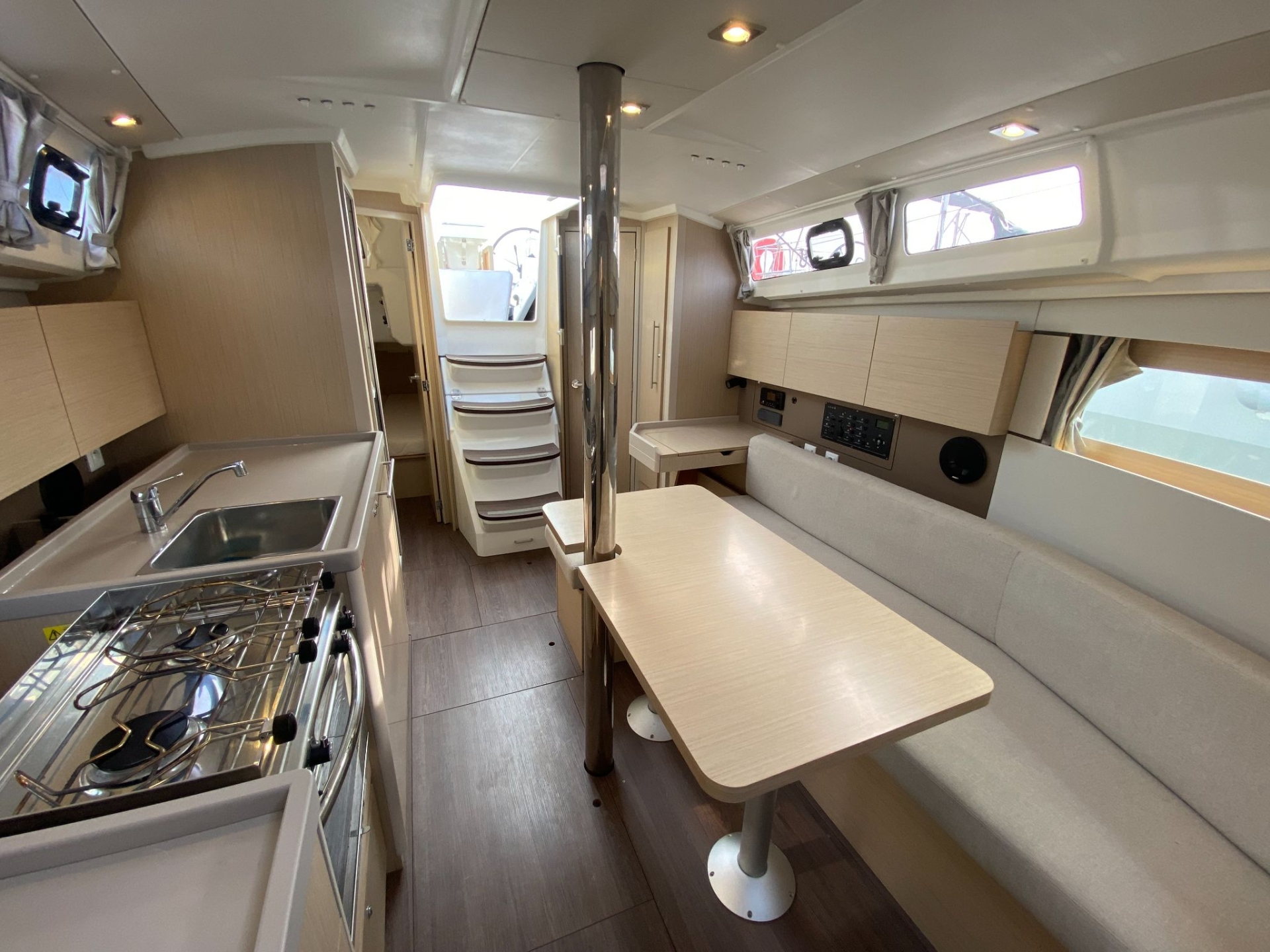 Picture 4 of announcement 8209