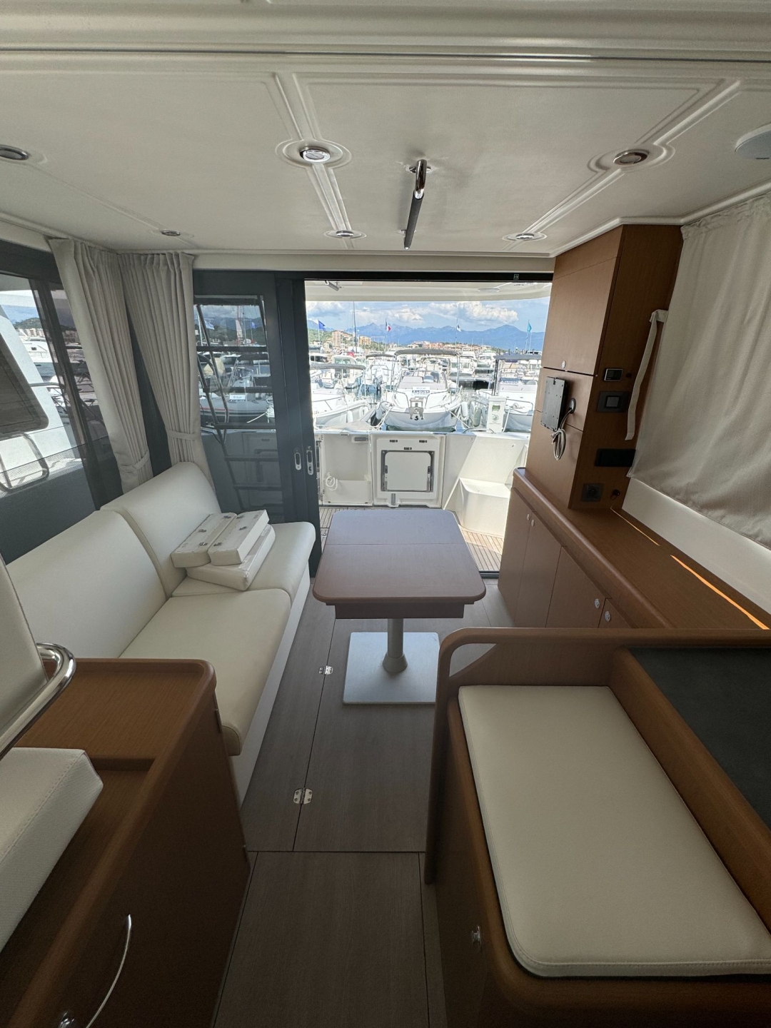 Picture 7 of announcement 8286