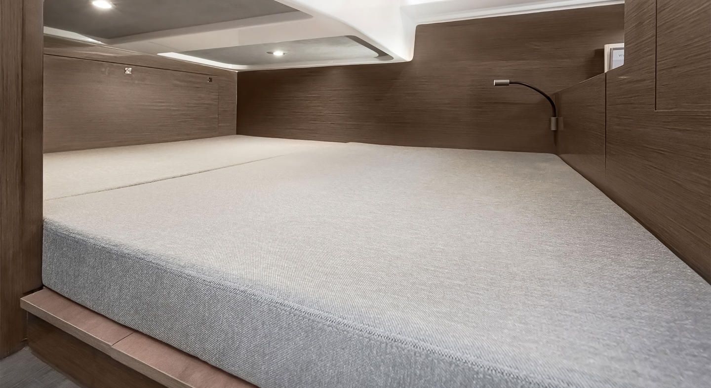 Picture 6 of announcement 8306