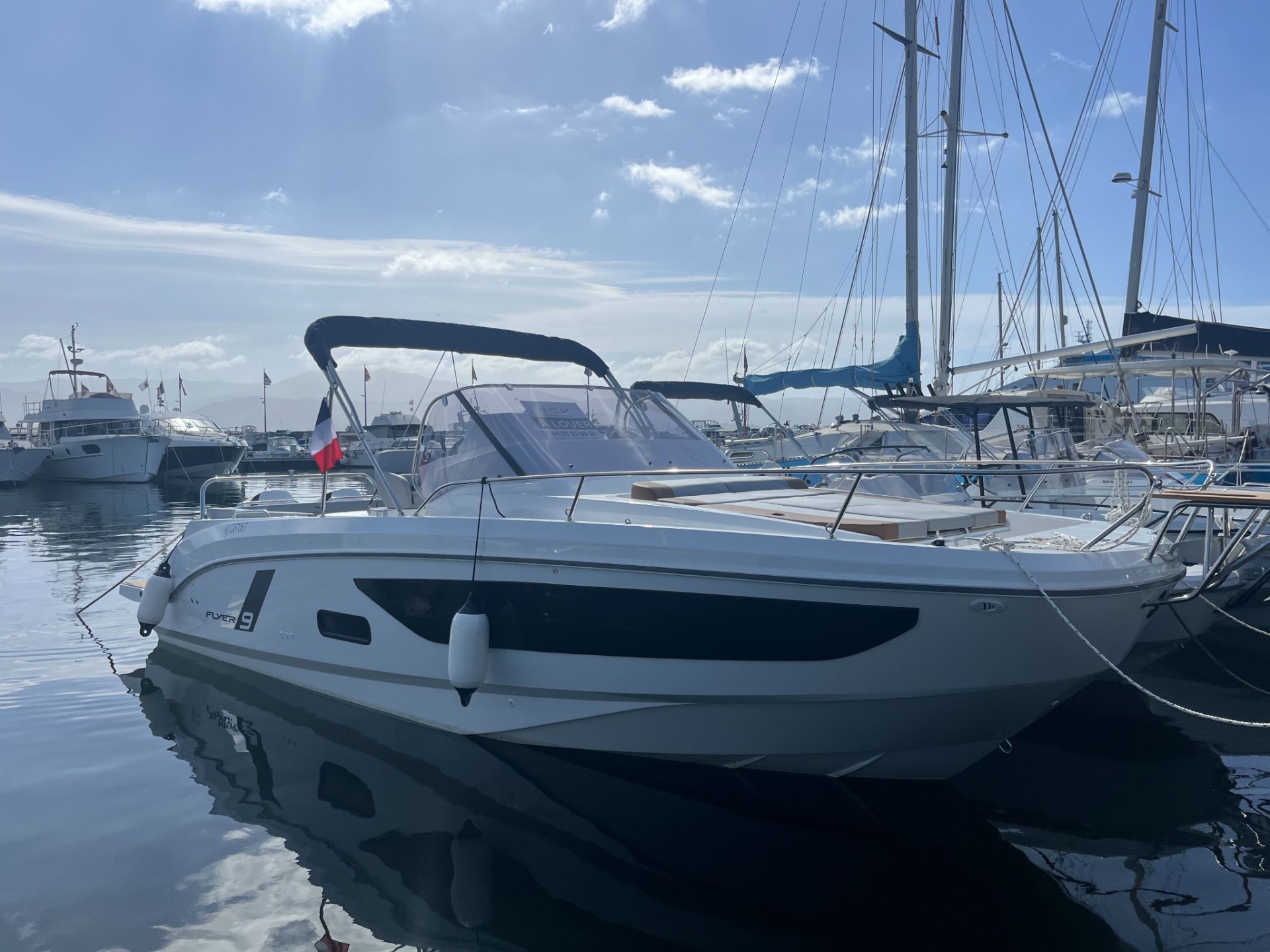 Picture 12 of announcement 8402