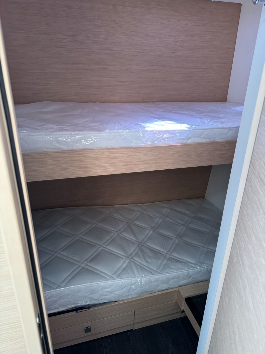 Picture 15 of announcement 8449