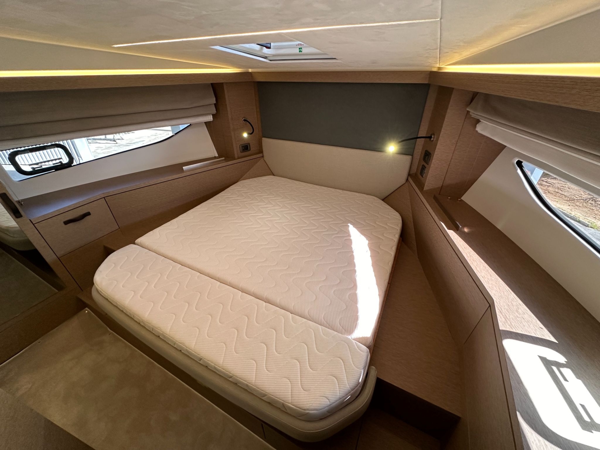 Picture 9 of announcement 8474