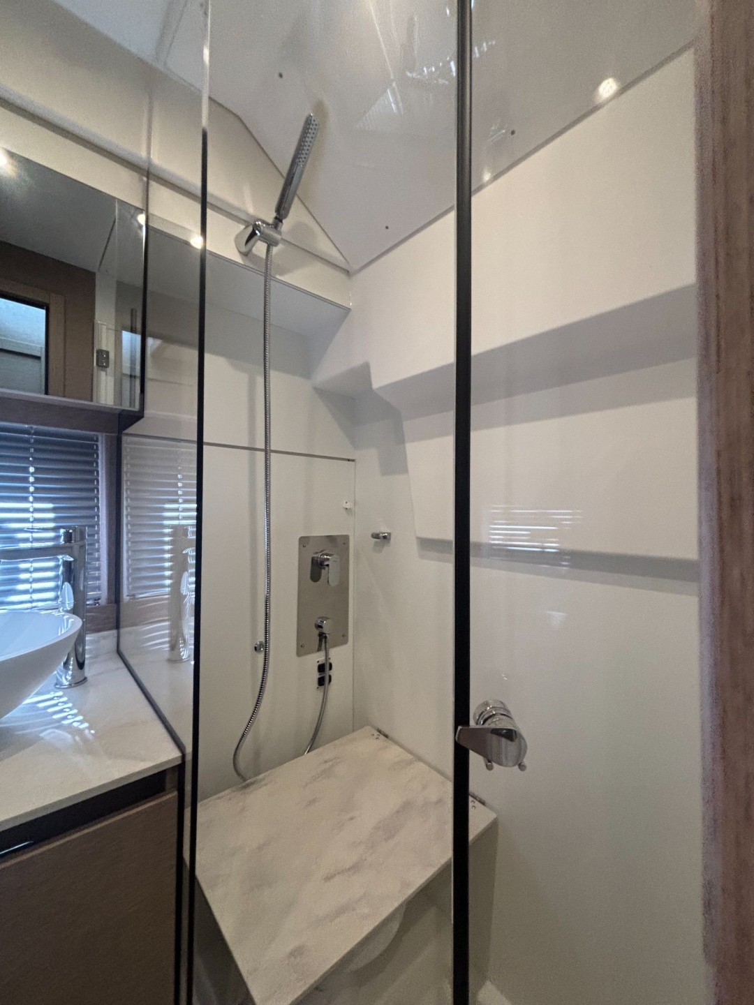 Picture 11 of announcement 8477