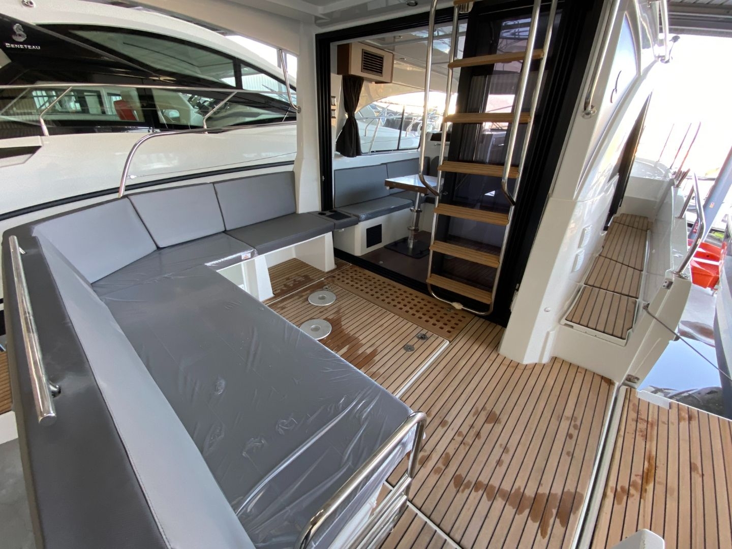 Picture 5 of announcement 8720