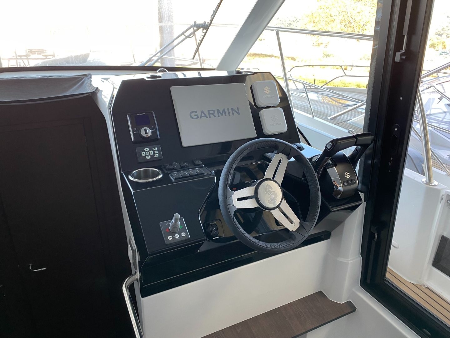 Picture 6 of announcement 8721