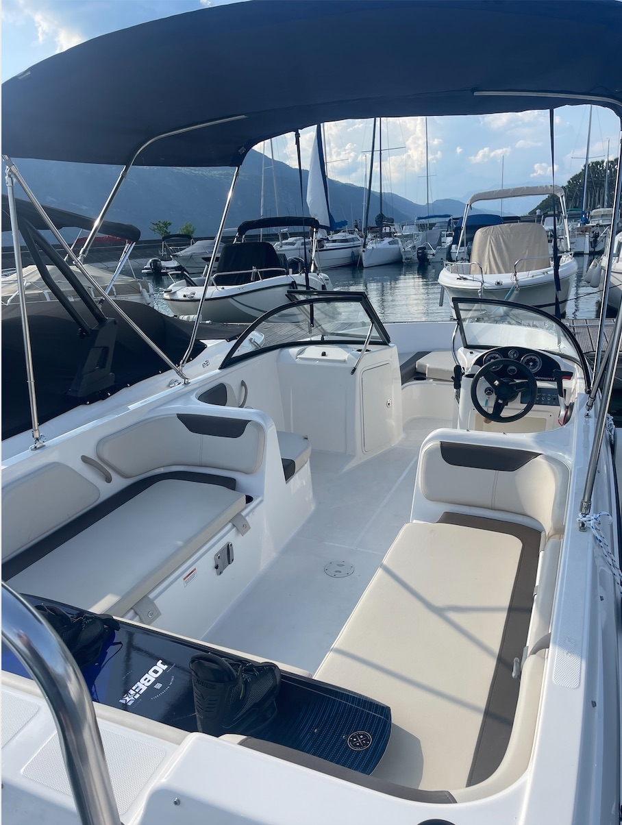 Picture 2 of announcement 8909