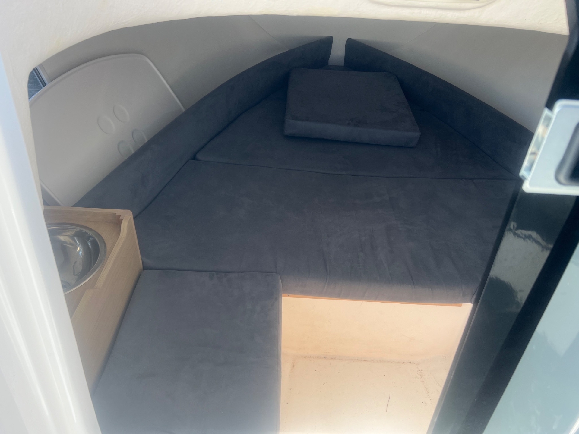 Picture 4 of announcement 9542