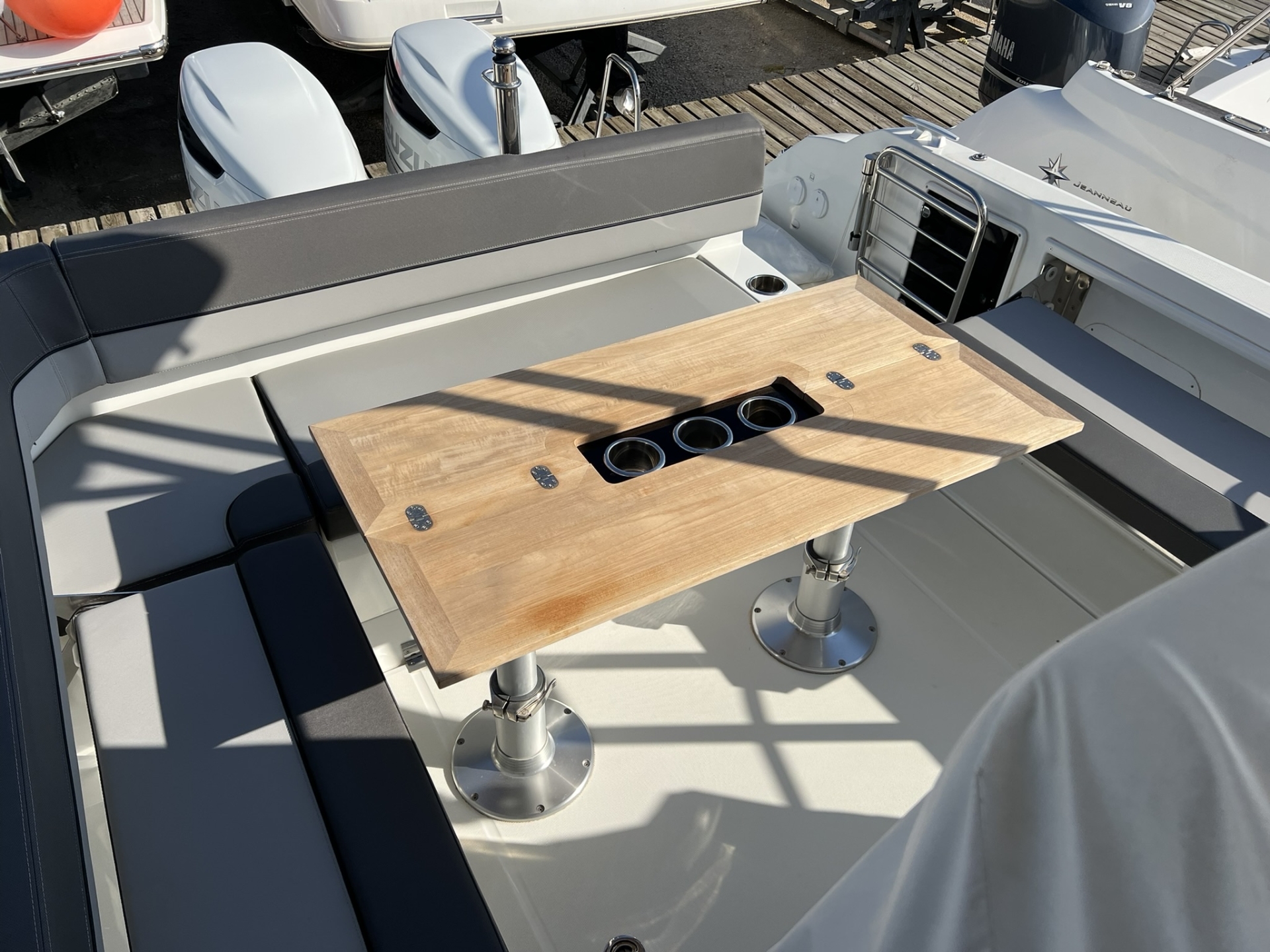 Picture 11 of announcement 9560