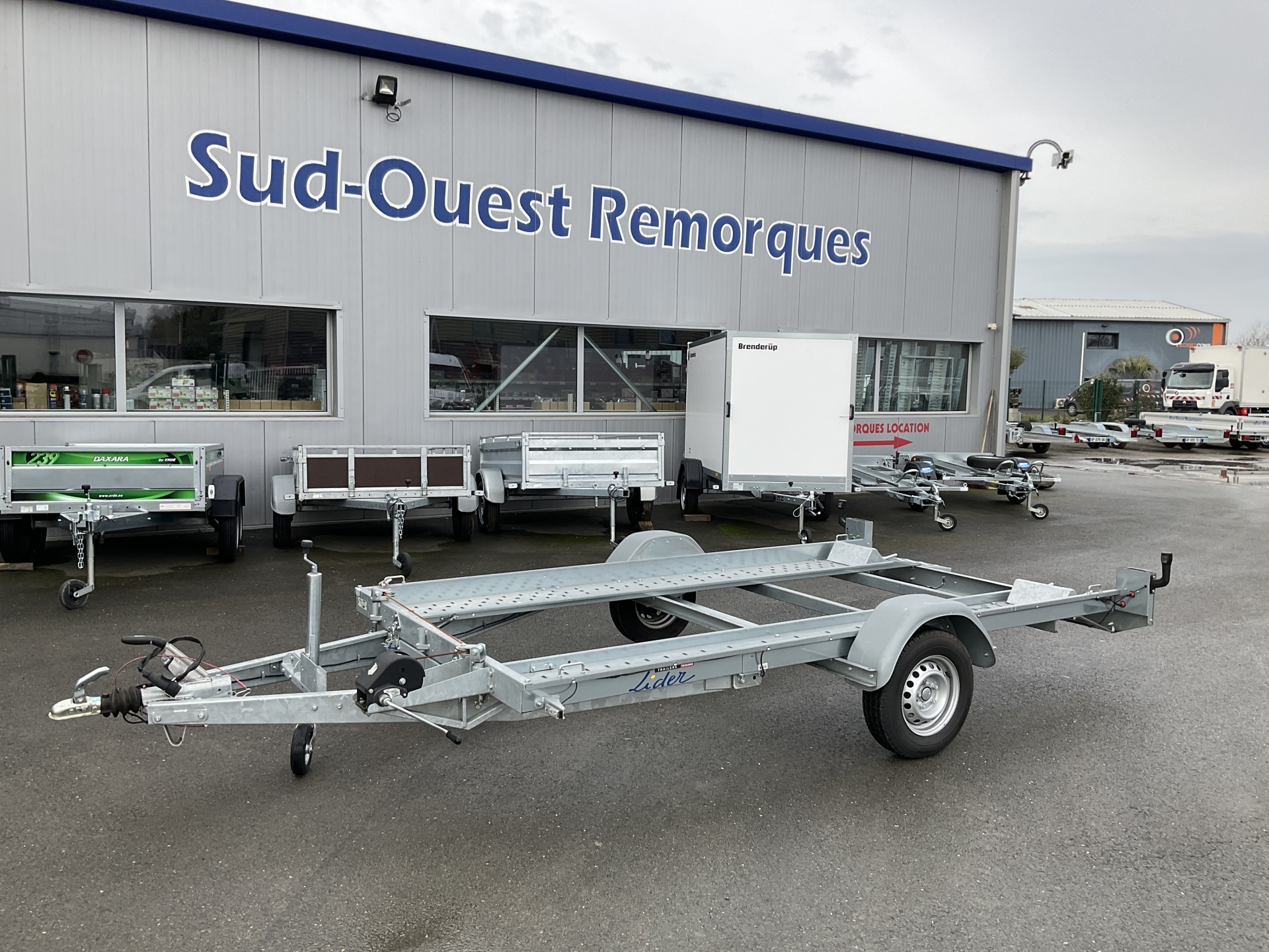 main picture announcement