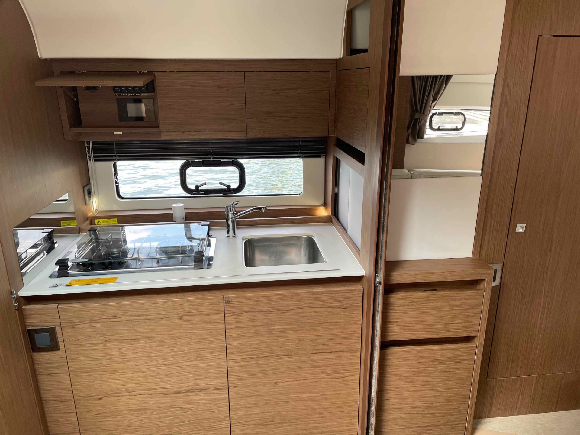 Picture 11 of announcement 12854