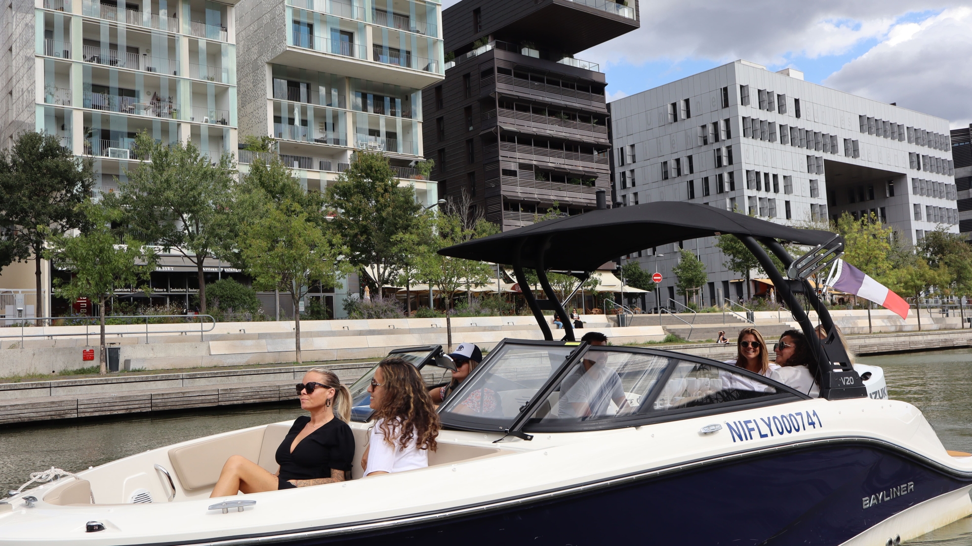 Picture 10 of announcement 19572