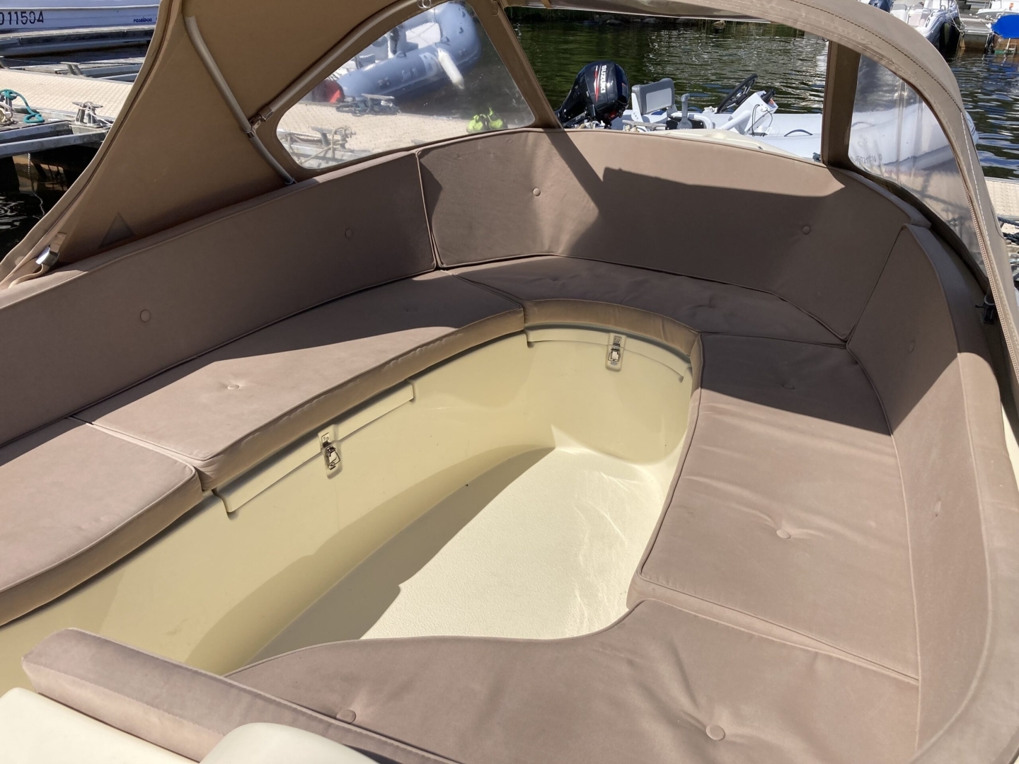 Picture 9 of announcement 22370