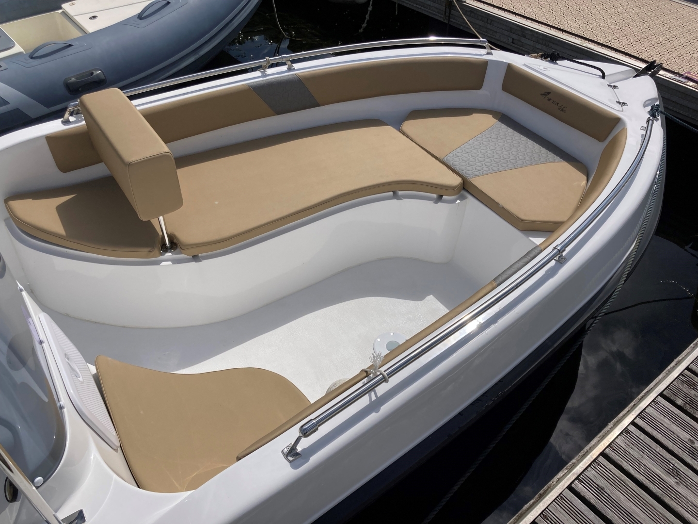 Picture 4 of announcement 22414