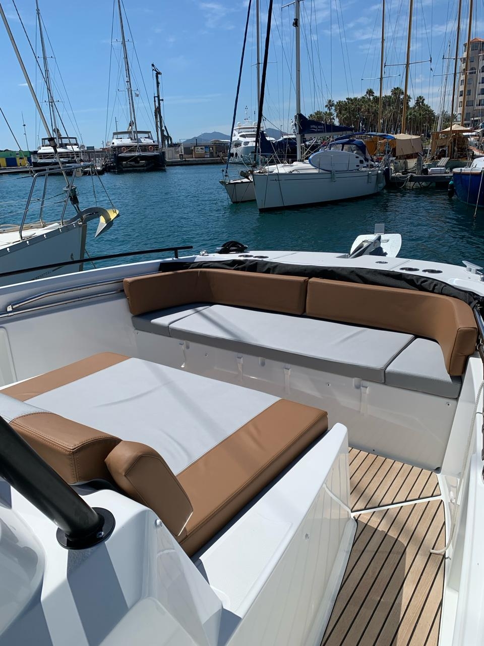 Picture 6 of announcement 28075