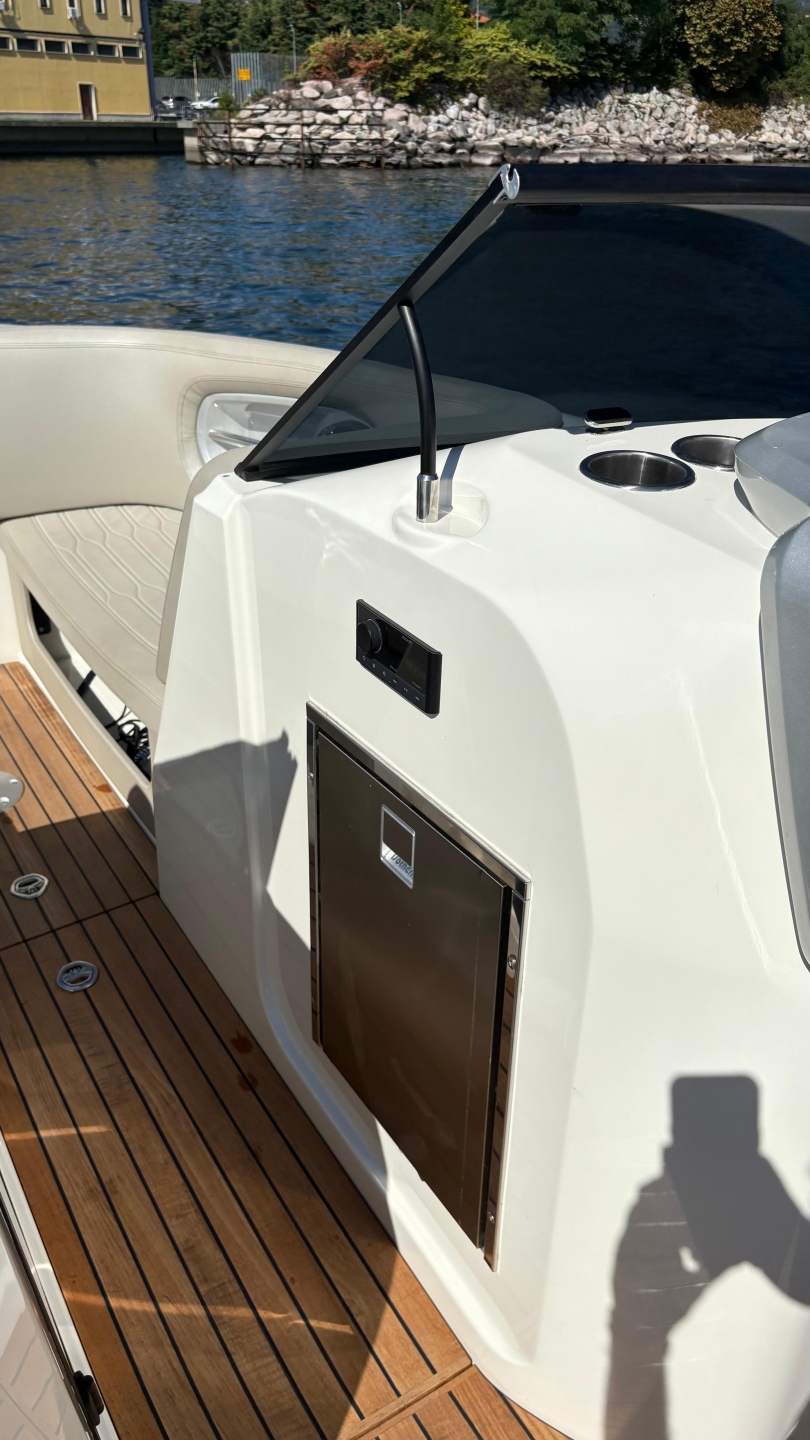 Picture 33 of announcement 28643