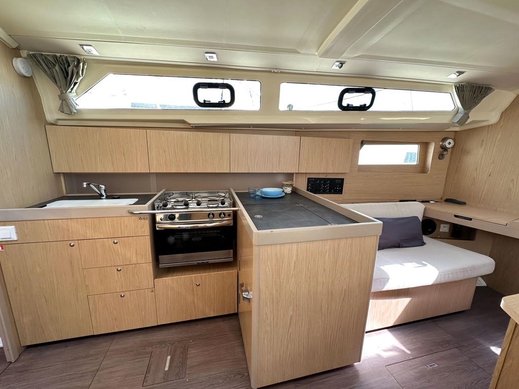 Picture 8 of announcement 28698