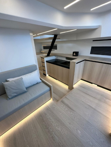 Picture 8 of announcement 30479